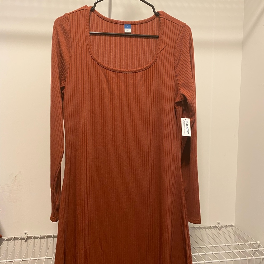 Old Navy Women Long Sleeve Dress Fall color Size M New with tags.